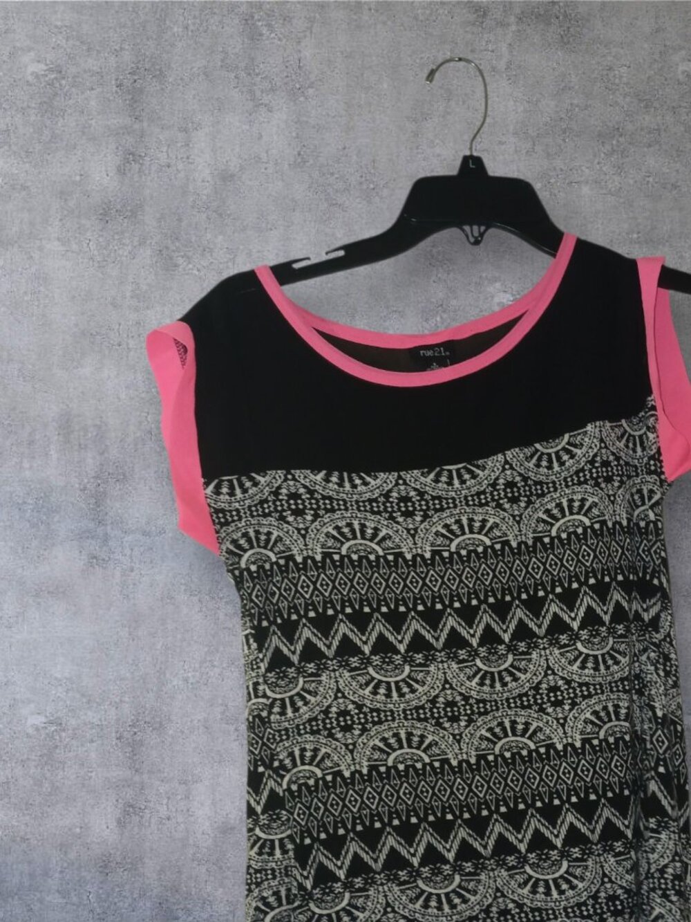 Rue21 Black Pink Geometric Print Top Size Small Cutout Sleeve Blouse
